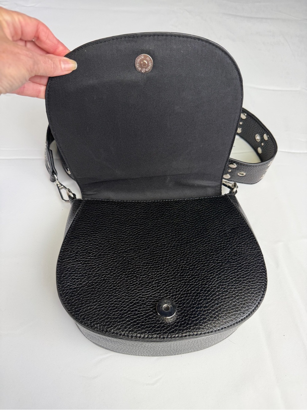 Steve Madden Black Pebbled Satchel with Silver Eyelet Grommet Trim - beautiful - Picture 2 of 12